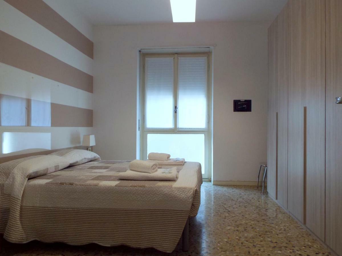 Lacaralele Apartment Milano Eksteriør billede