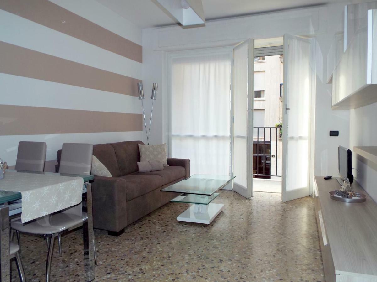 Lacaralele Apartment Milano Eksteriør billede